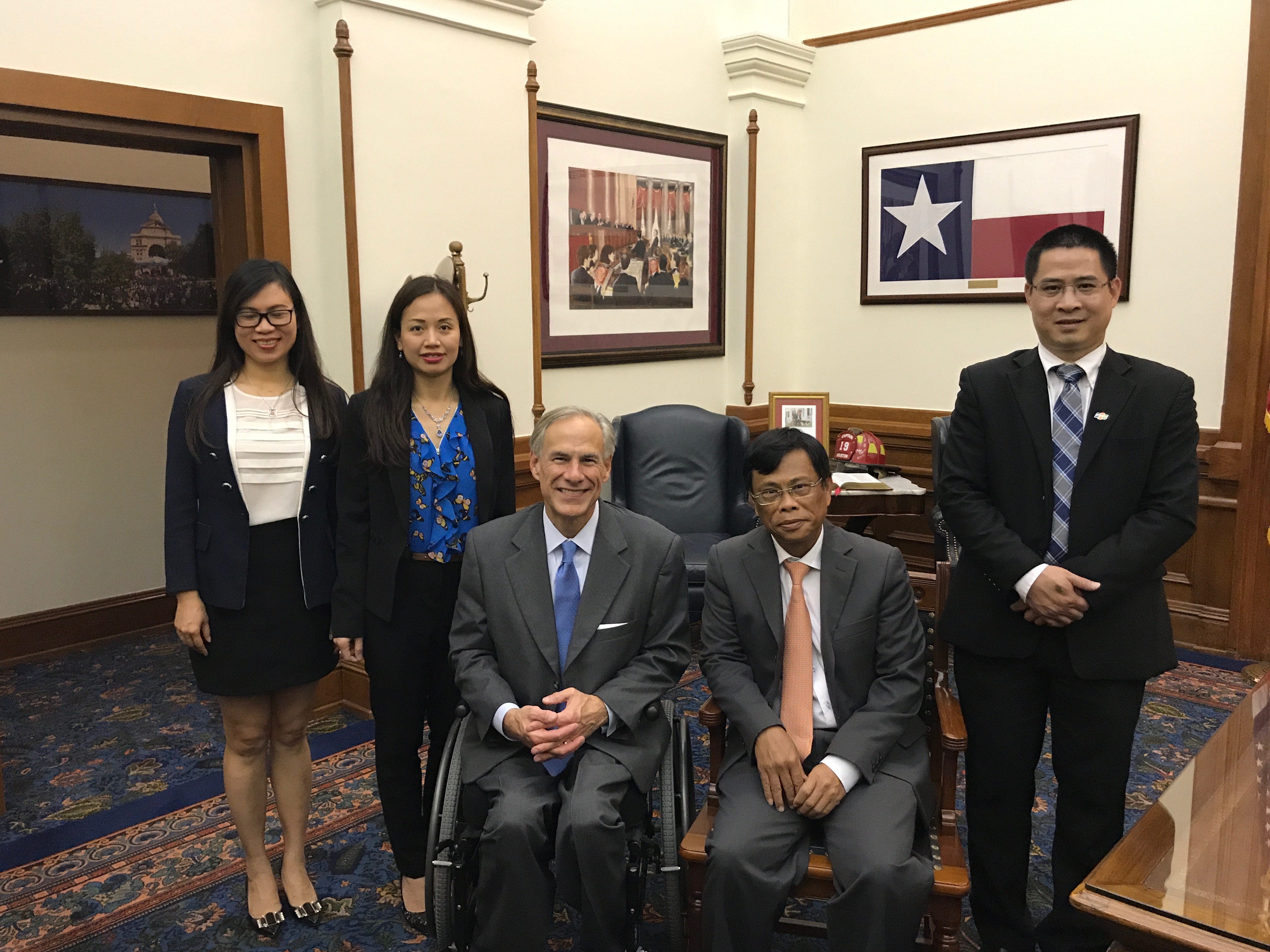 CG LHQ and Consulate staff visits Governor of Texas Greg Abbott August 10 2017.JPG